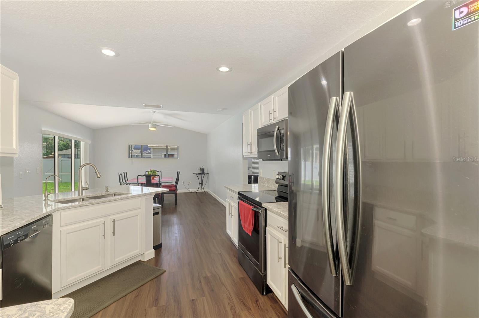 Image 24 of 64 For 4038 Corydon Avenue
