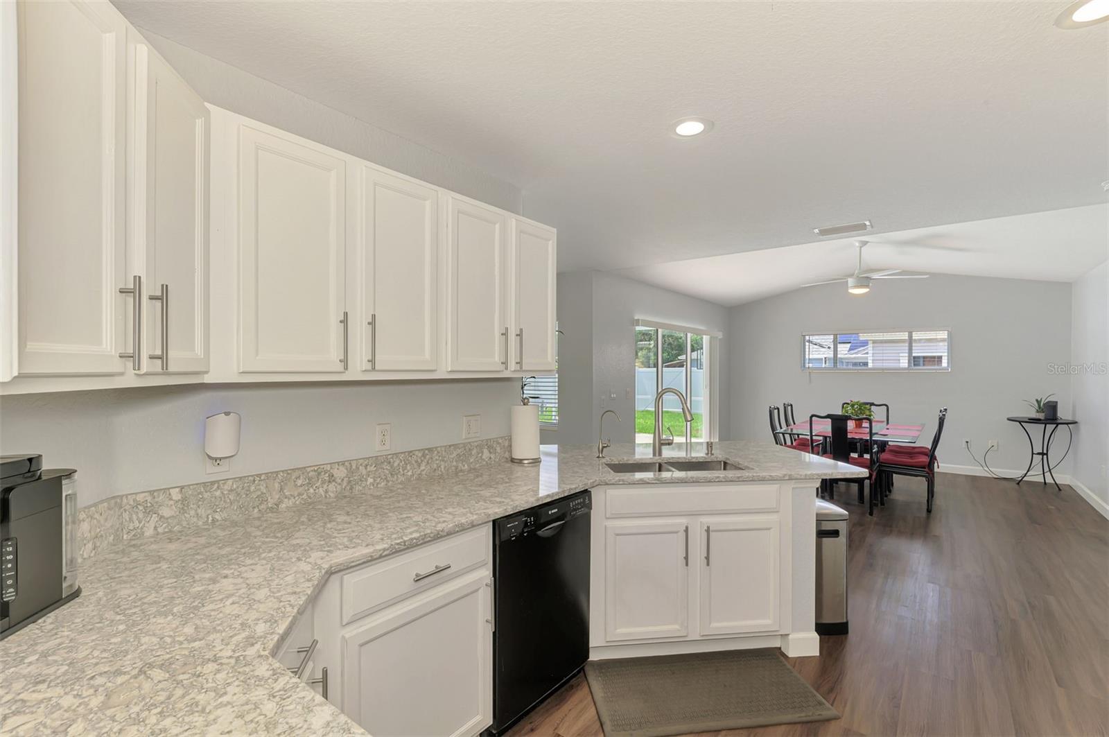 Image 25 of 64 For 4038 Corydon Avenue