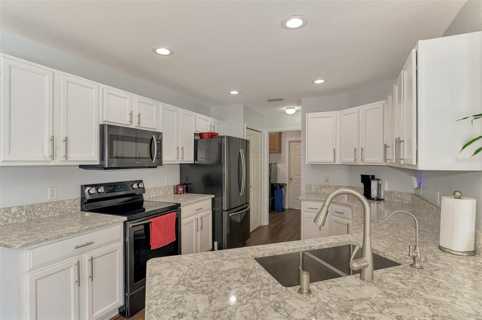 Image 29 of 64 For 4038 Corydon Avenue