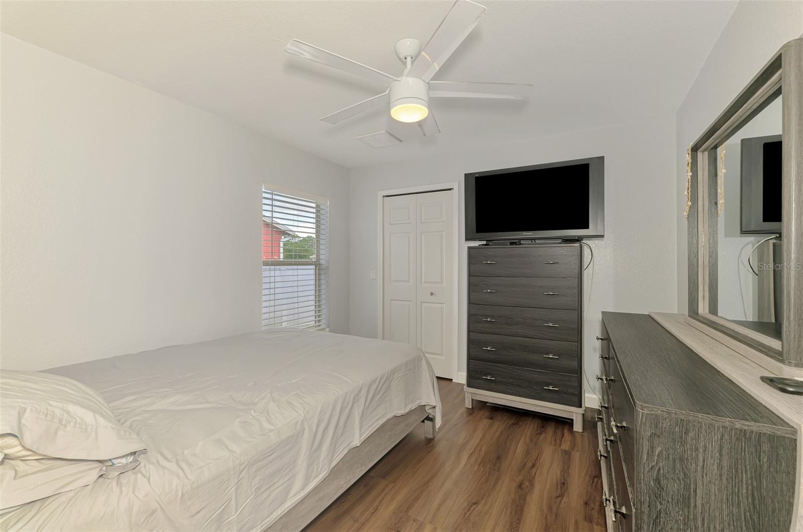 Image 37 of 64 For 4038 Corydon Avenue