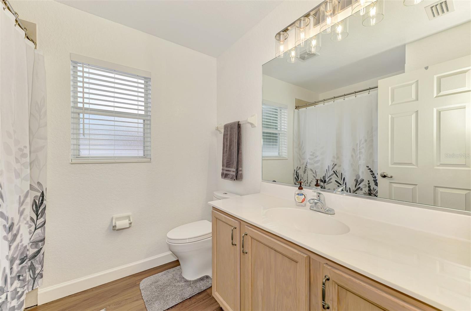 Image 39 of 64 For 4038 Corydon Avenue