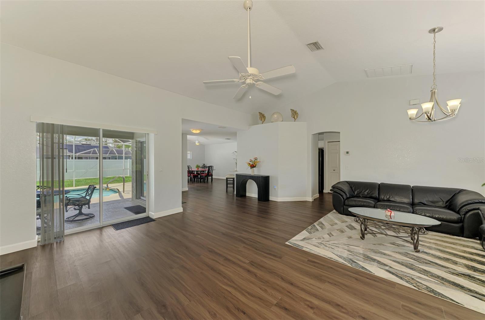 Image 9 of 64 For 4038 Corydon Avenue