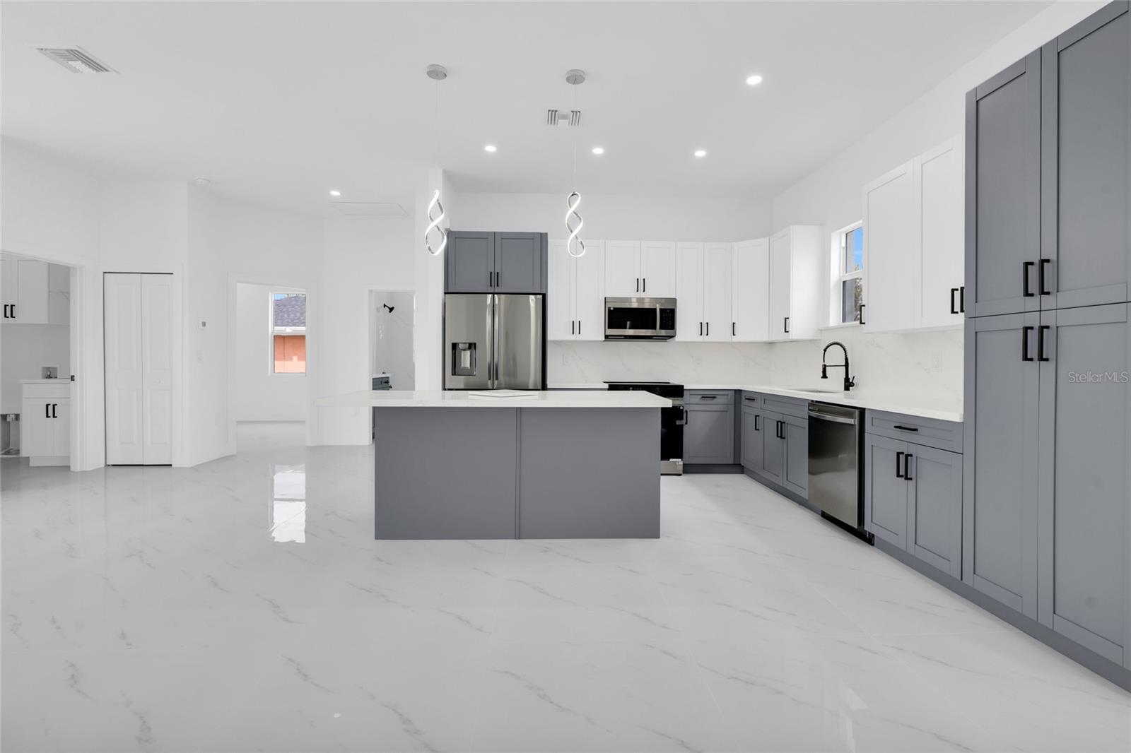 Image 13 of 35 For 3202 41st Street W