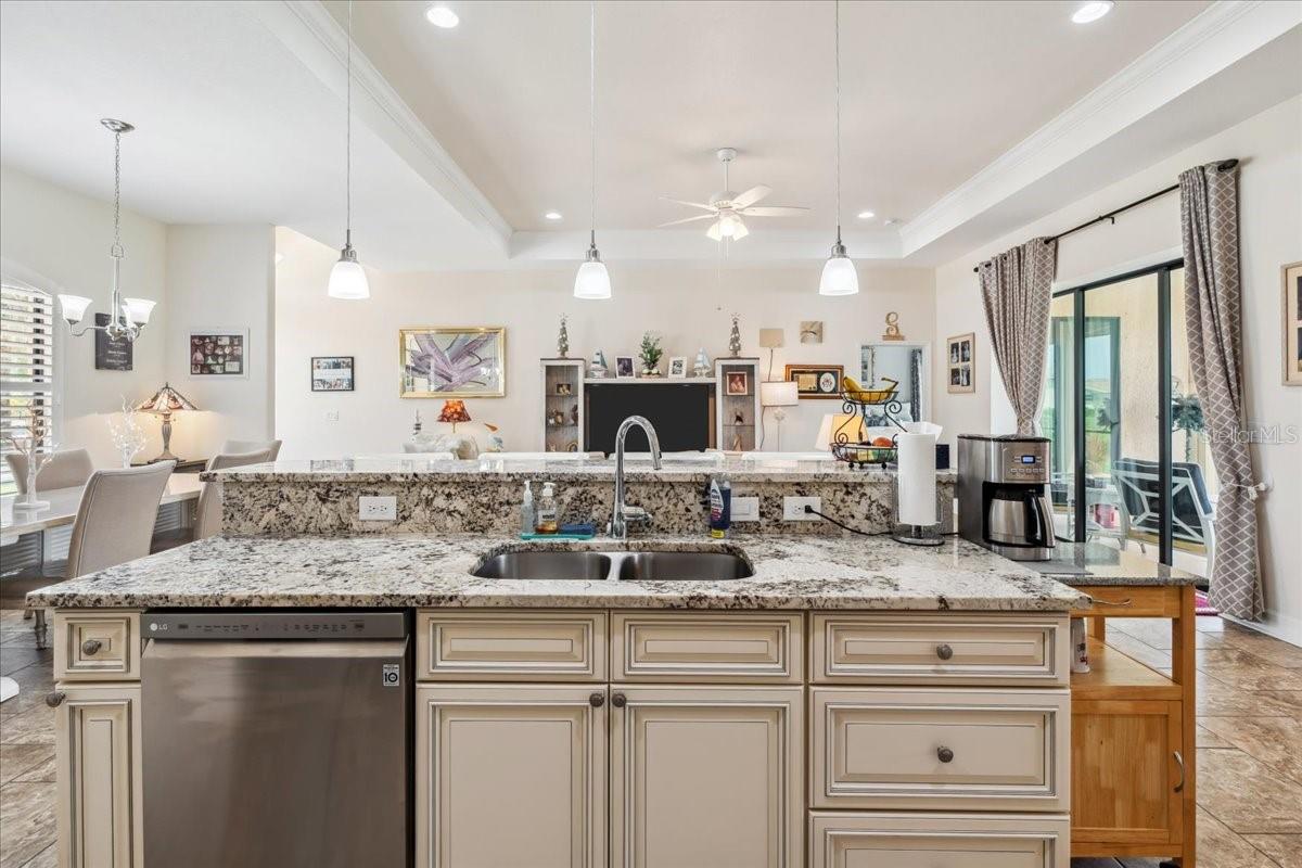 Image 6 of 41 For 1275 Blue Lake Circle