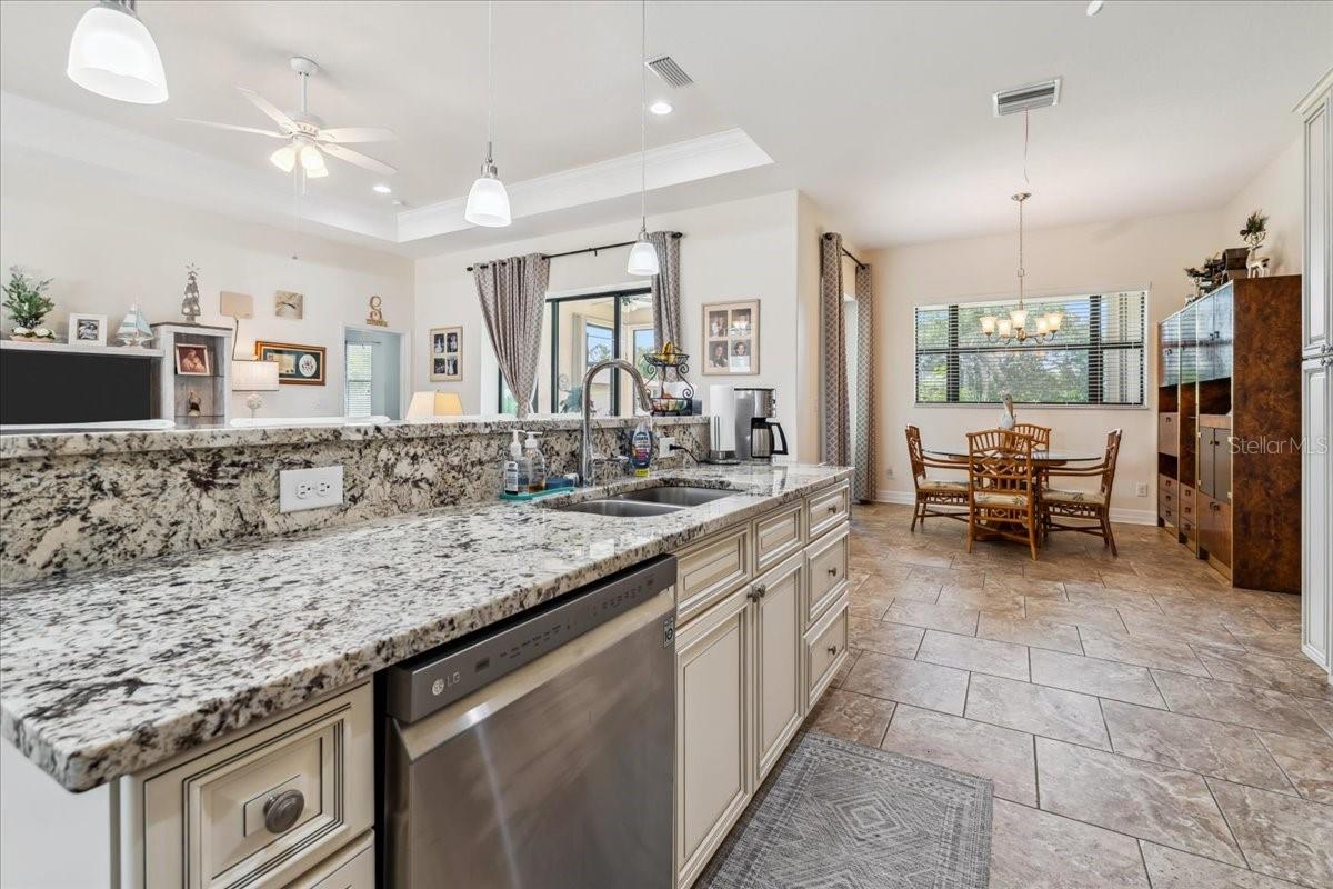 Image 7 of 41 For 1275 Blue Lake Circle