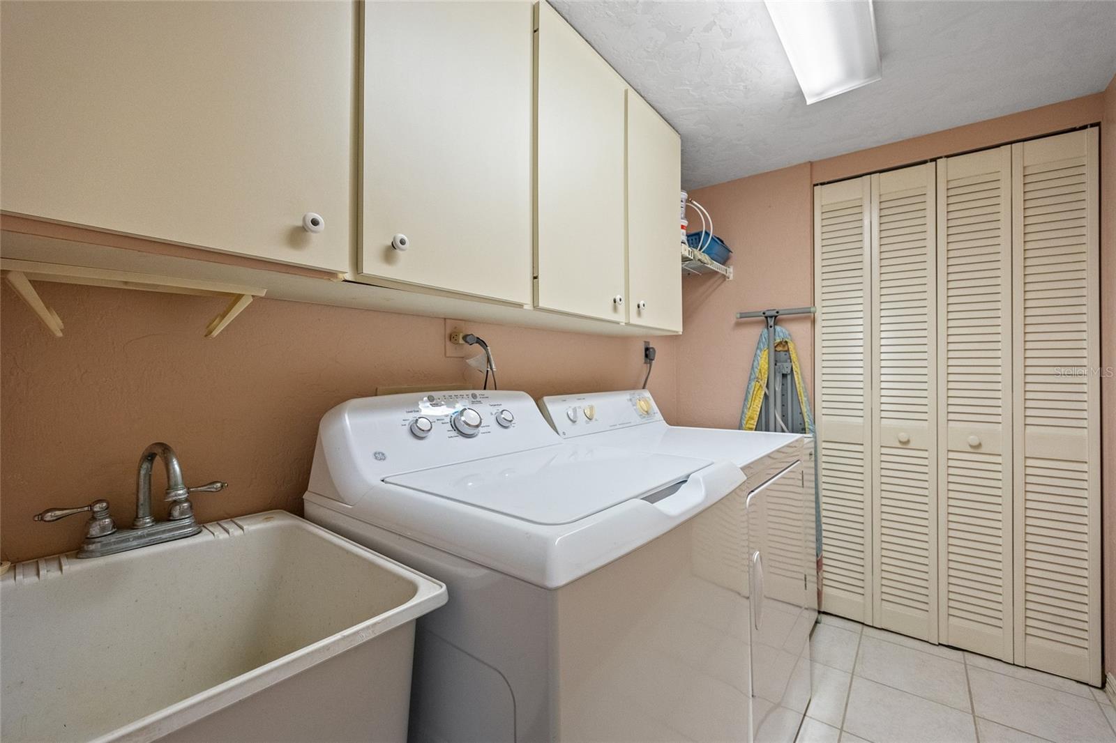 Image 21 of 42 For 25188 Marion Avenue 45