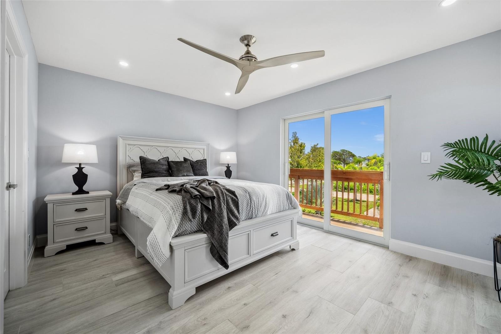 Image 34 of 50 For 4837 Tarpon Avenue