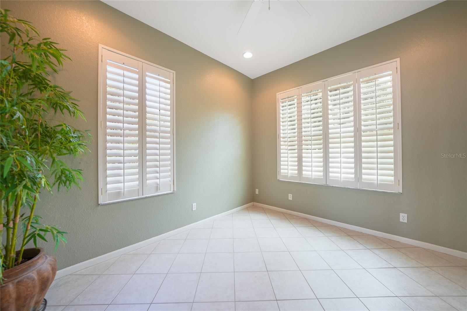 Image 16 of 61 For 14311 Reserve Court