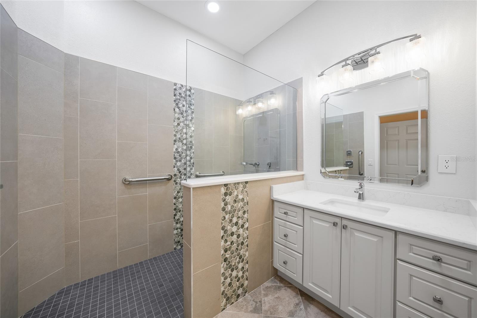 Image 21 of 61 For 14311 Reserve Court