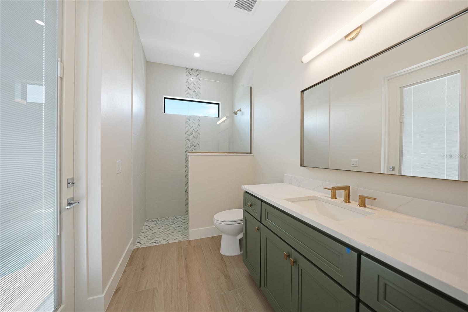 Image 33 of 62 For 2815 Coral Way