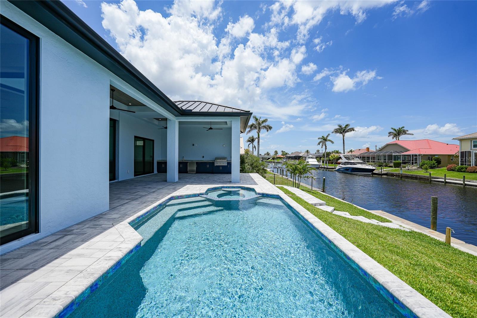 Image 4 of 62 For 2815 Coral Way