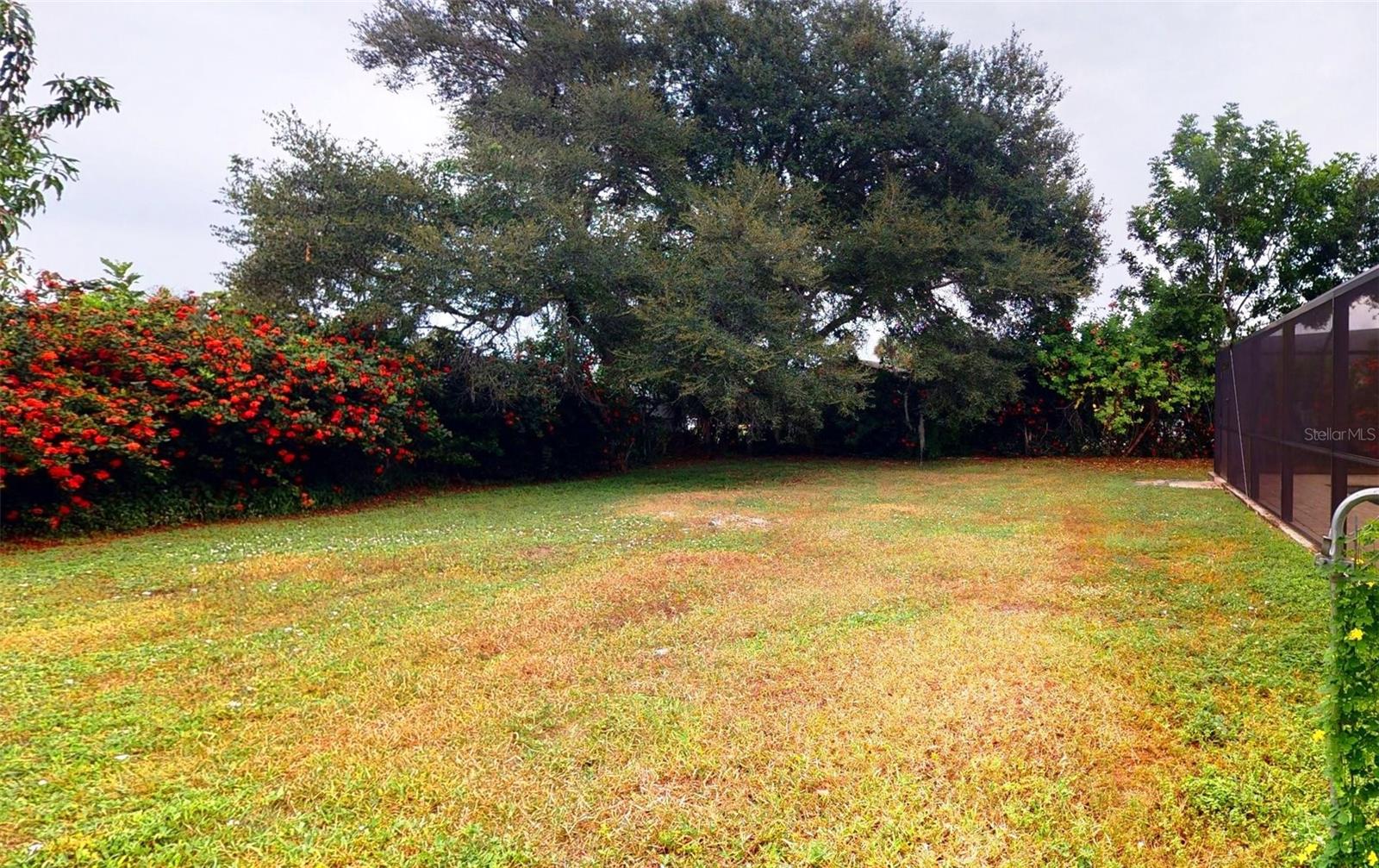 Image 36 of 44 For 19042 Cochran Boulevard