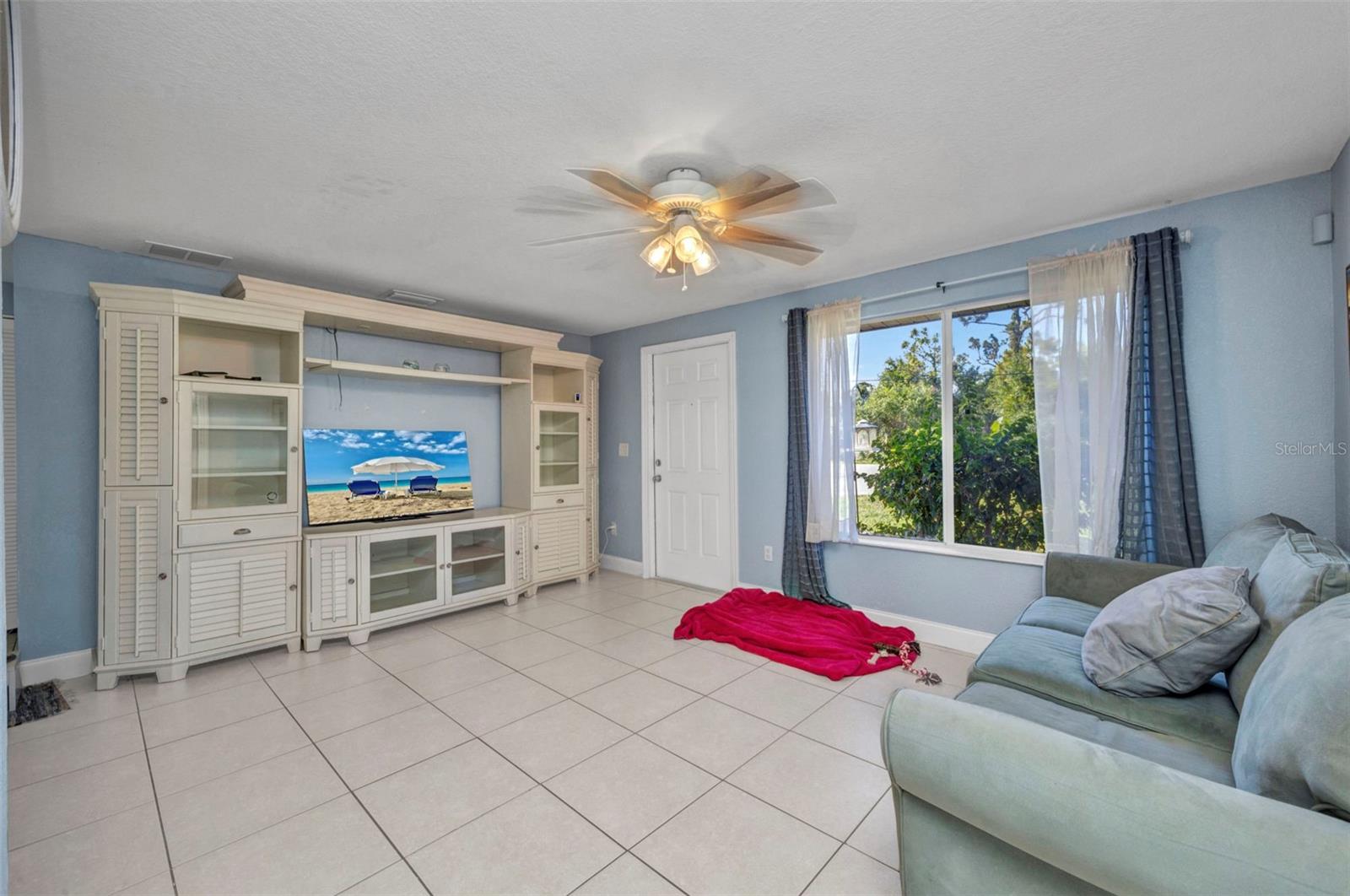 Image 6 of 36 For 25082 Harborview Road