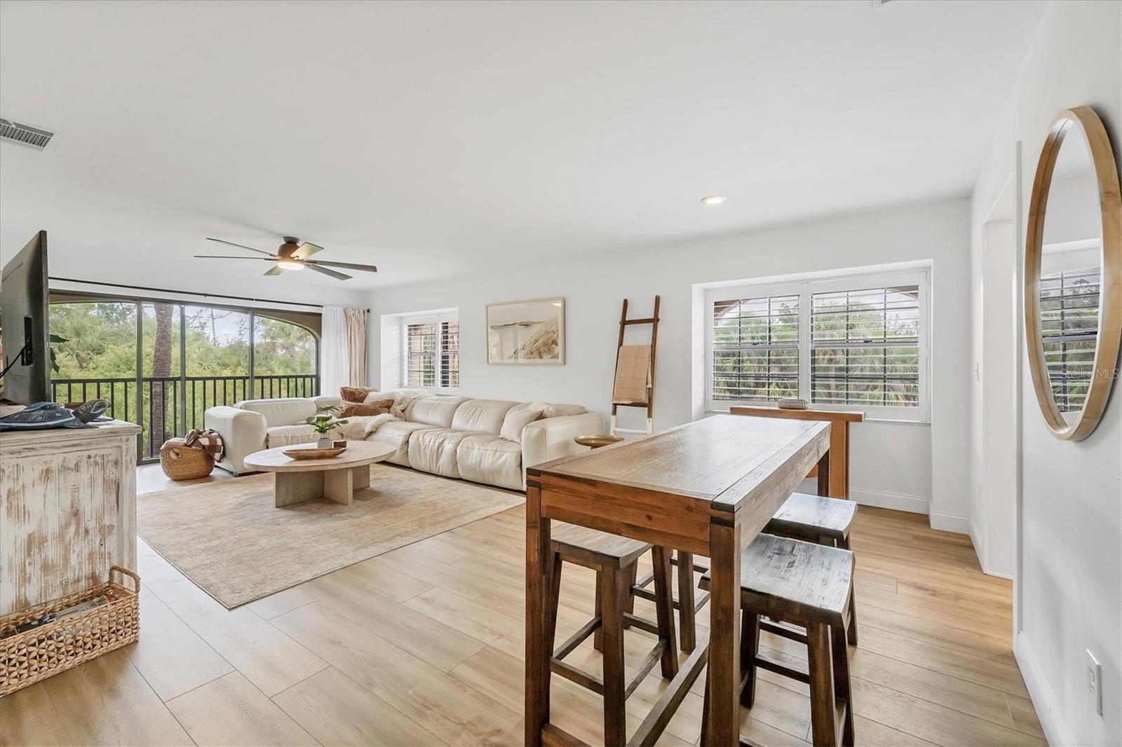 Image 11 of 43 For 23465 Harborview Road 1031