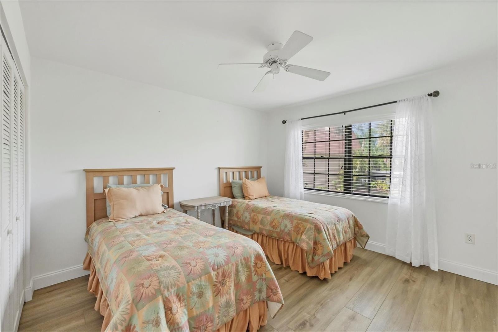 Image 12 of 43 For 23465 Harborview Road 1031