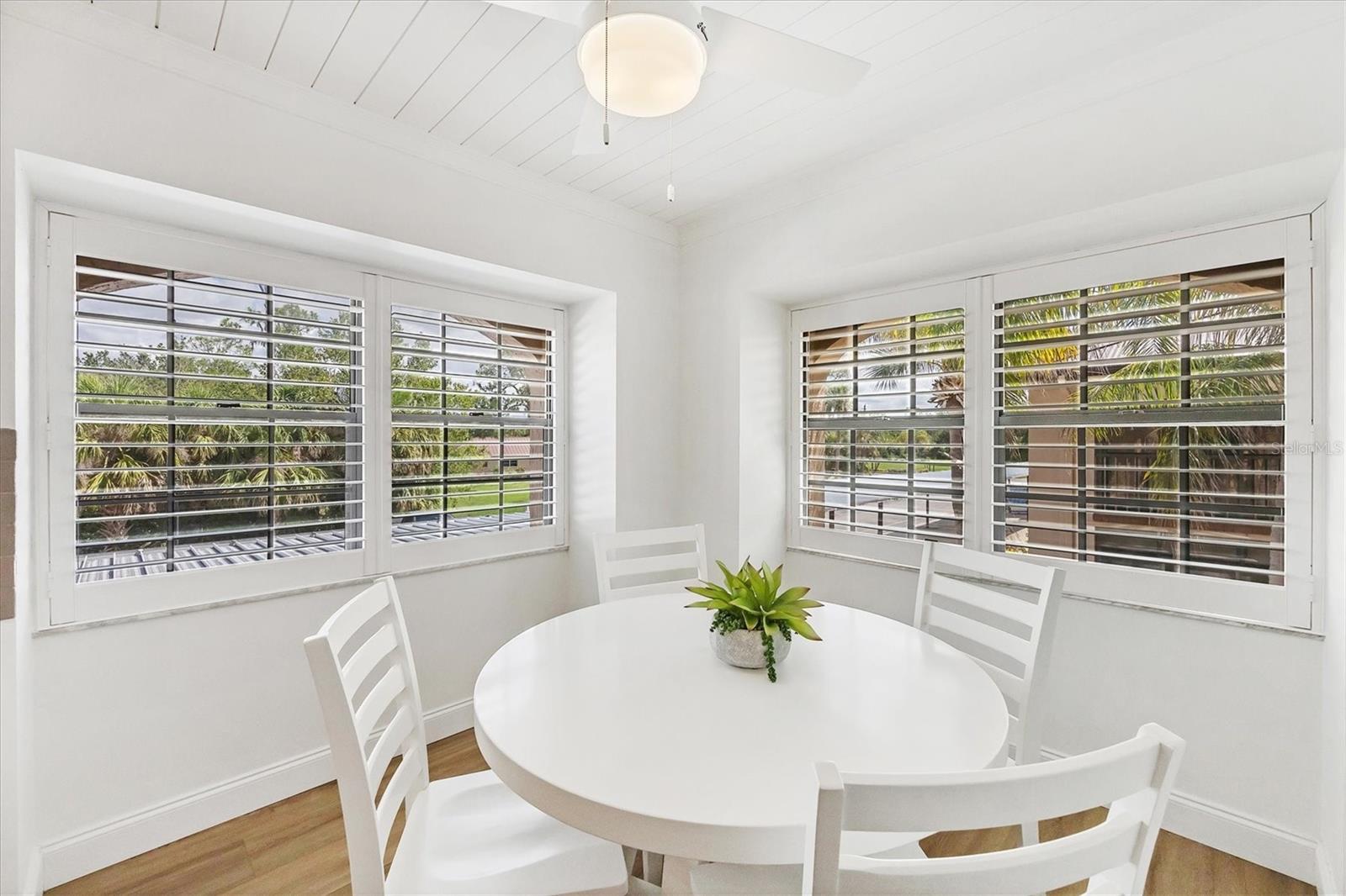 Image 20 of 43 For 23465 Harborview Road 1031