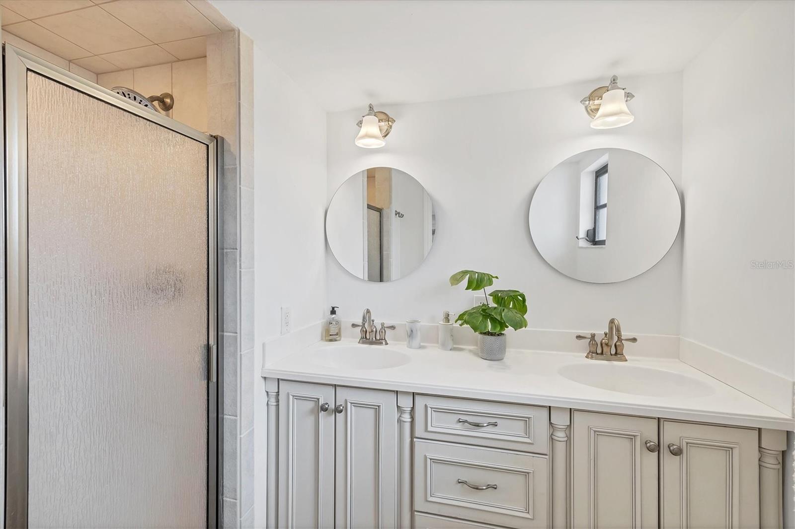Image 24 of 43 For 23465 Harborview Road 1031