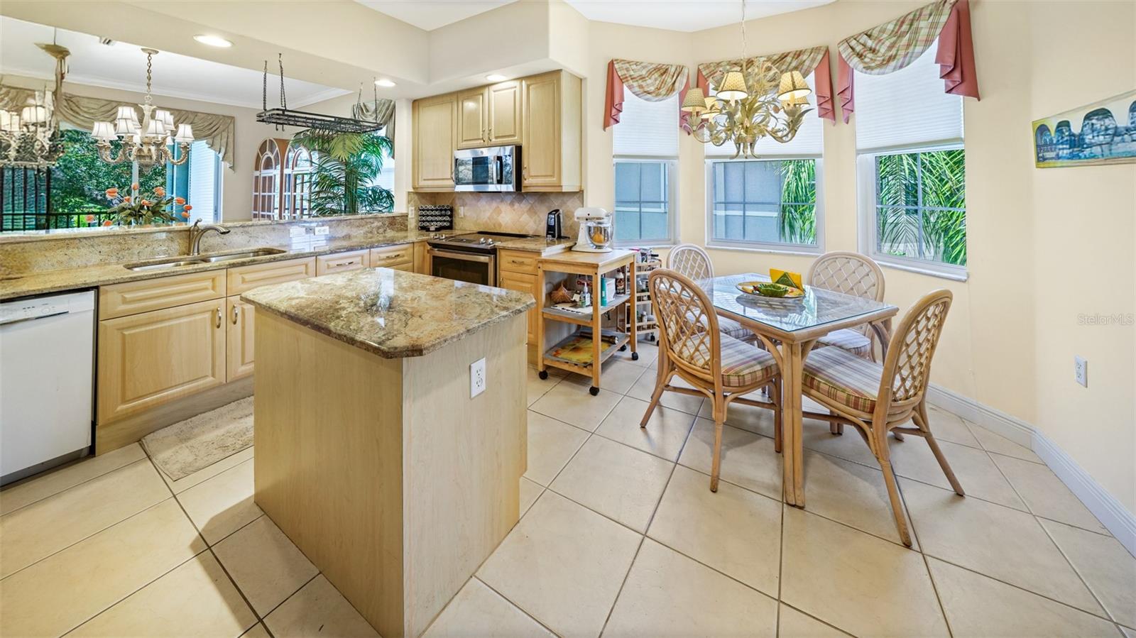 Image 15 of 59 For 786 Regency Reserve Circle 1404