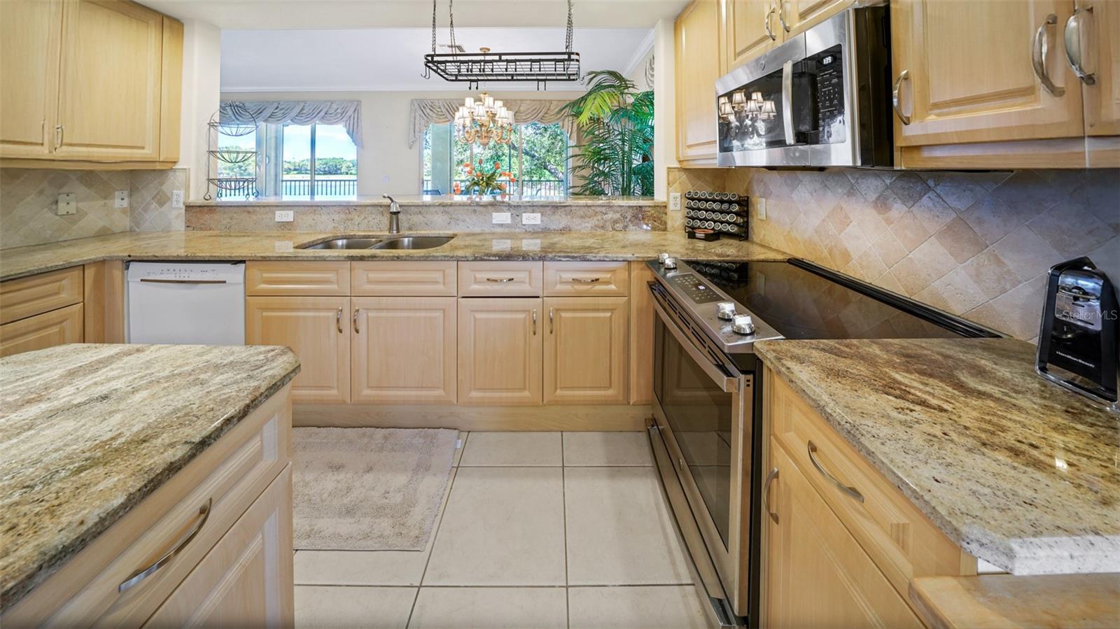 Image 19 of 59 For 786 Regency Reserve Circle 1404