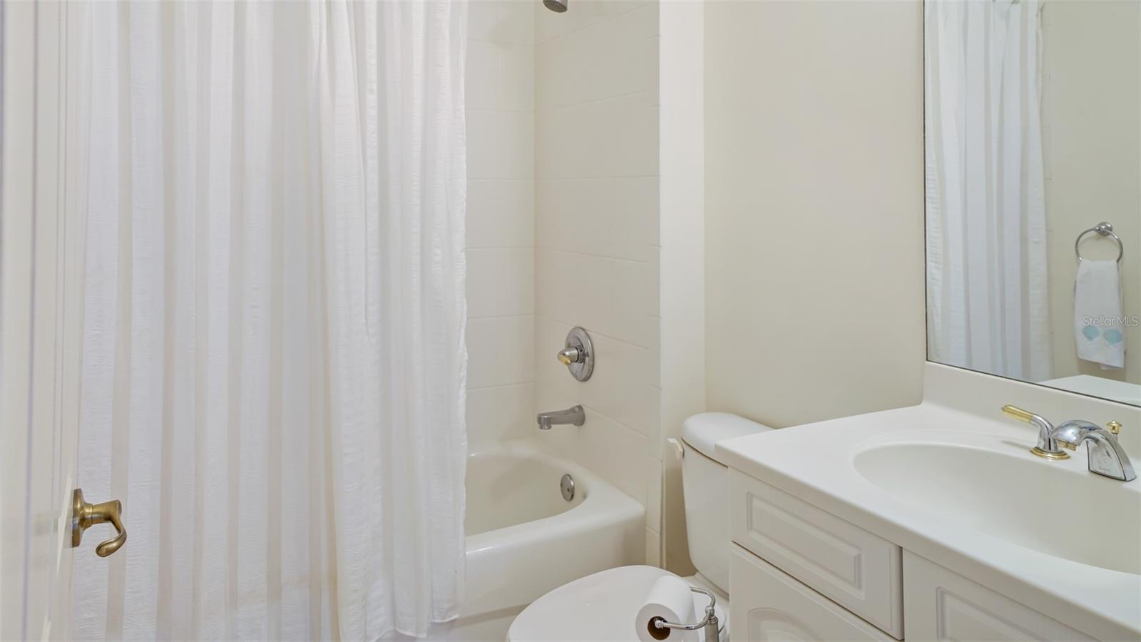 Image 26 of 59 For 786 Regency Reserve Circle 1404