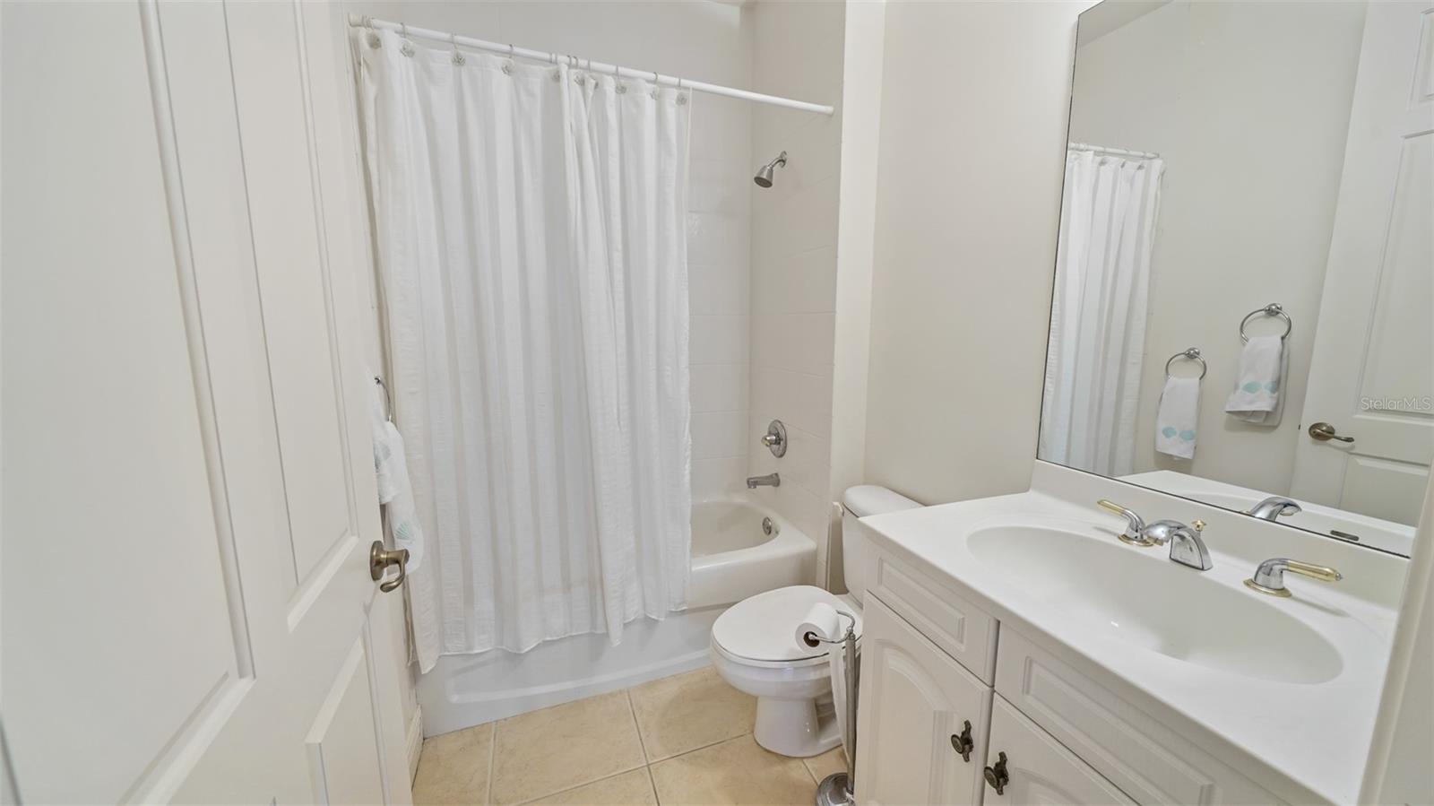 Image 27 of 59 For 786 Regency Reserve Circle 1404