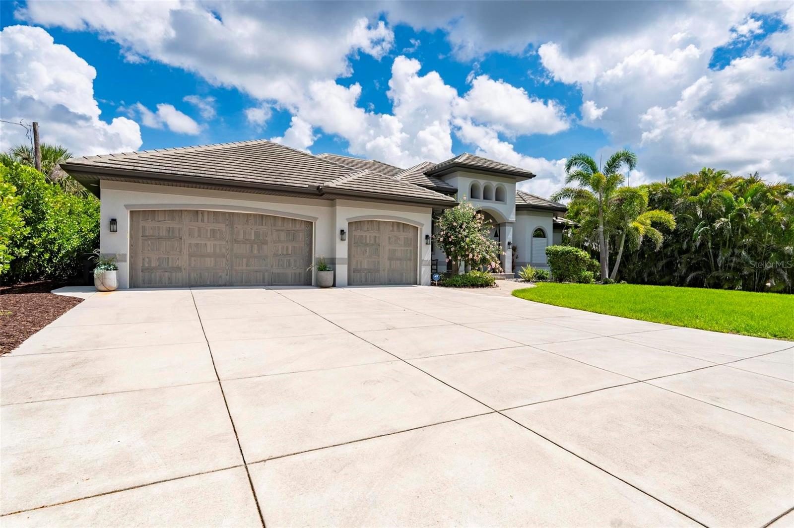 Image 4 of 70 For 25462 Shore Drive