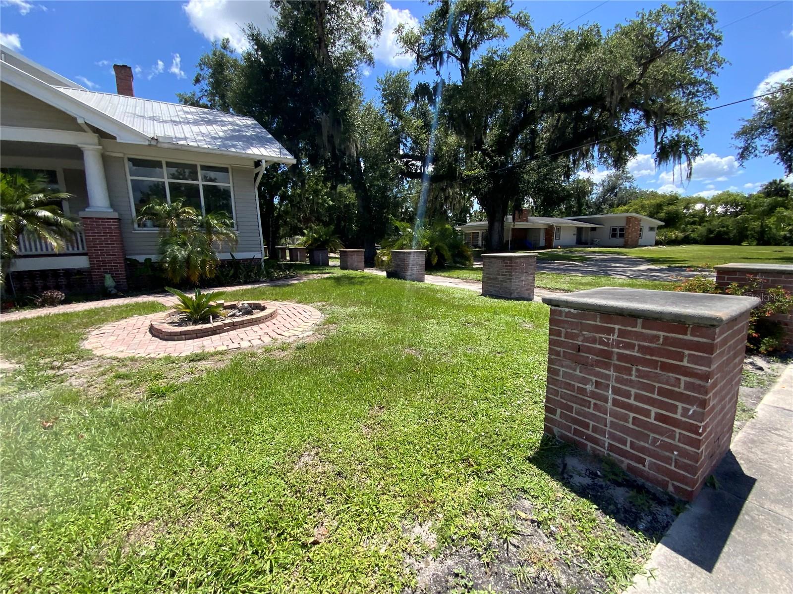 Image 13 of 80 For 606 Oak Street