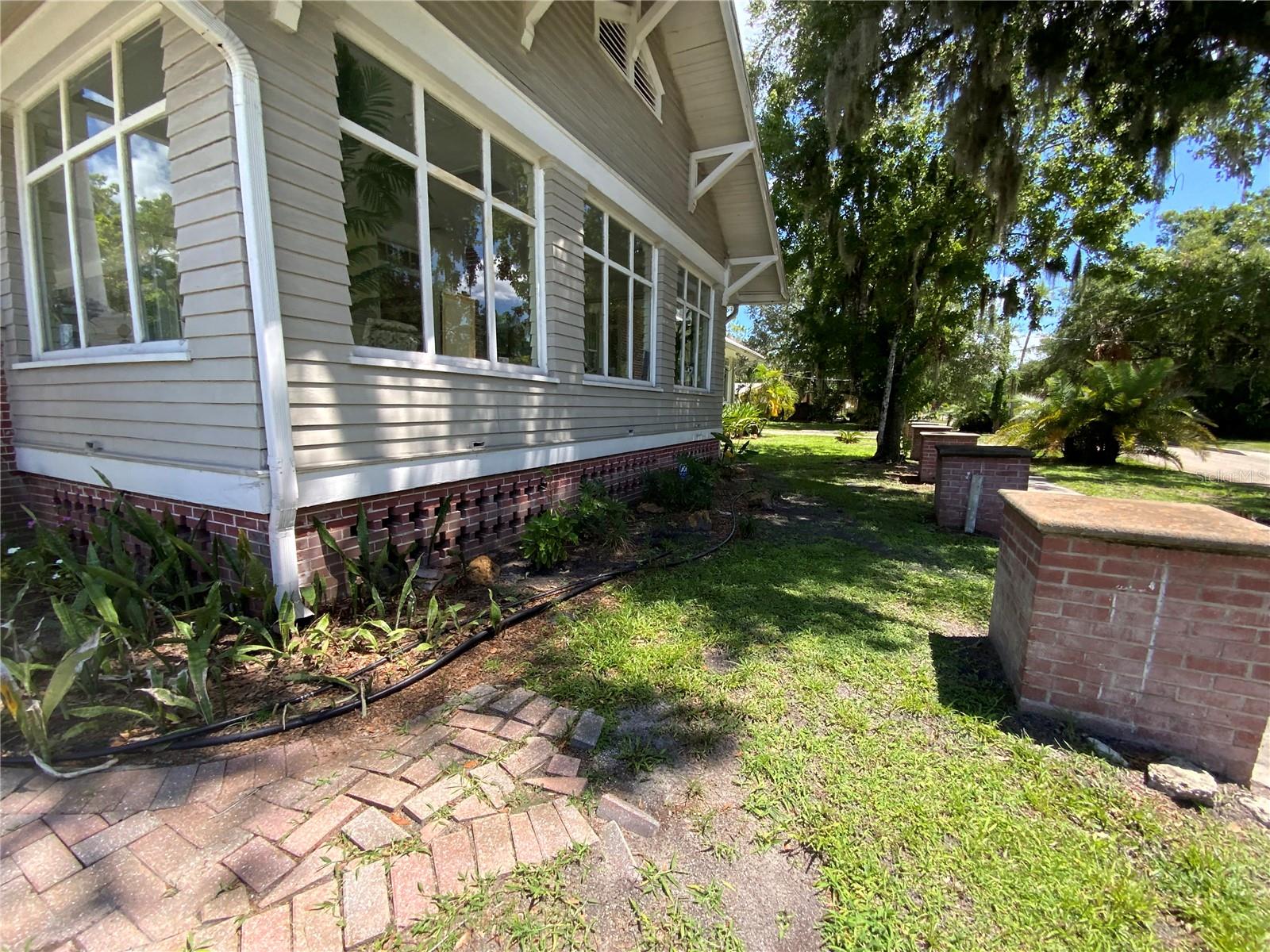 Image 14 of 80 For 606 Oak Street