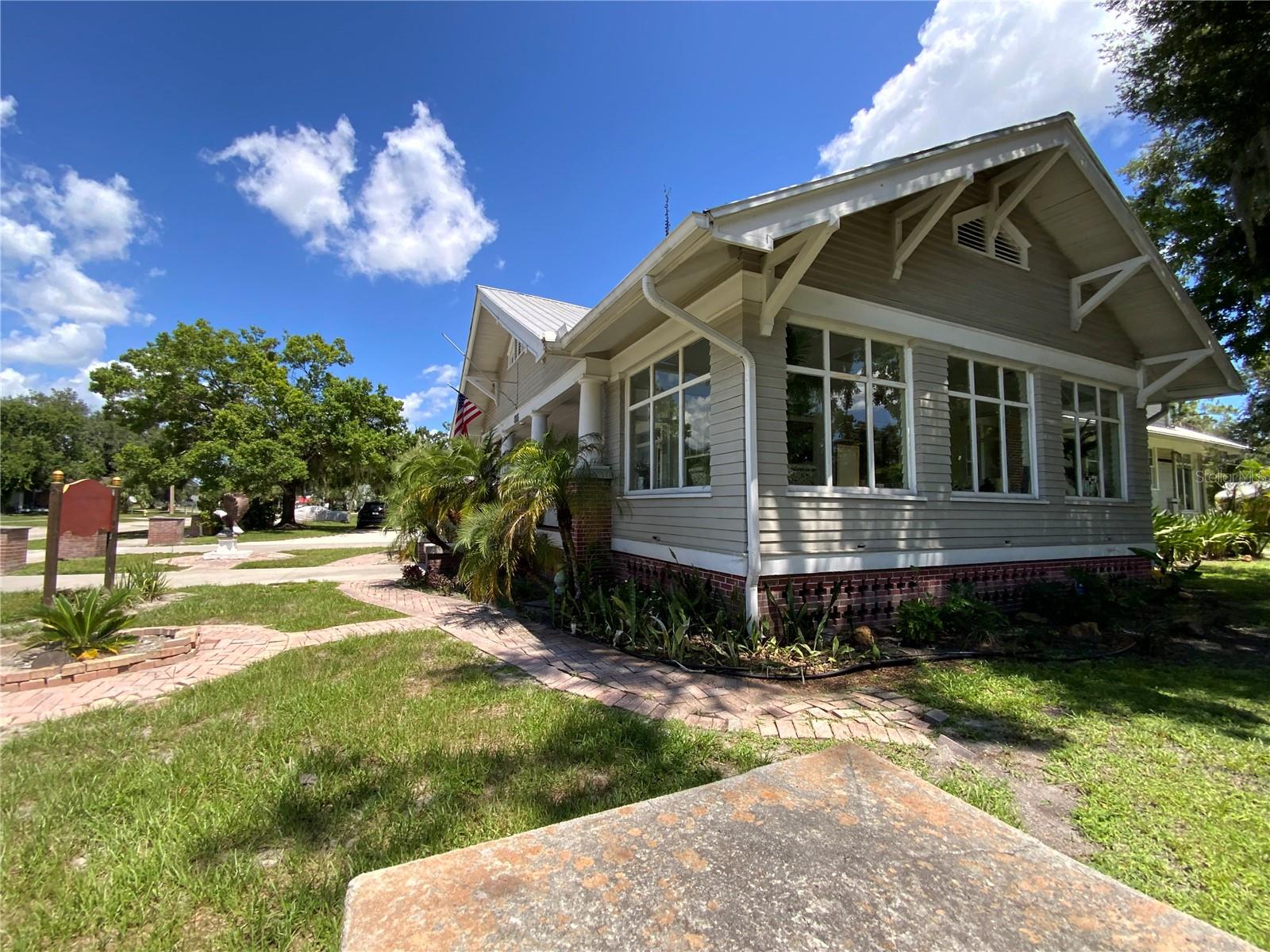 Image 15 of 80 For 606 Oak Street