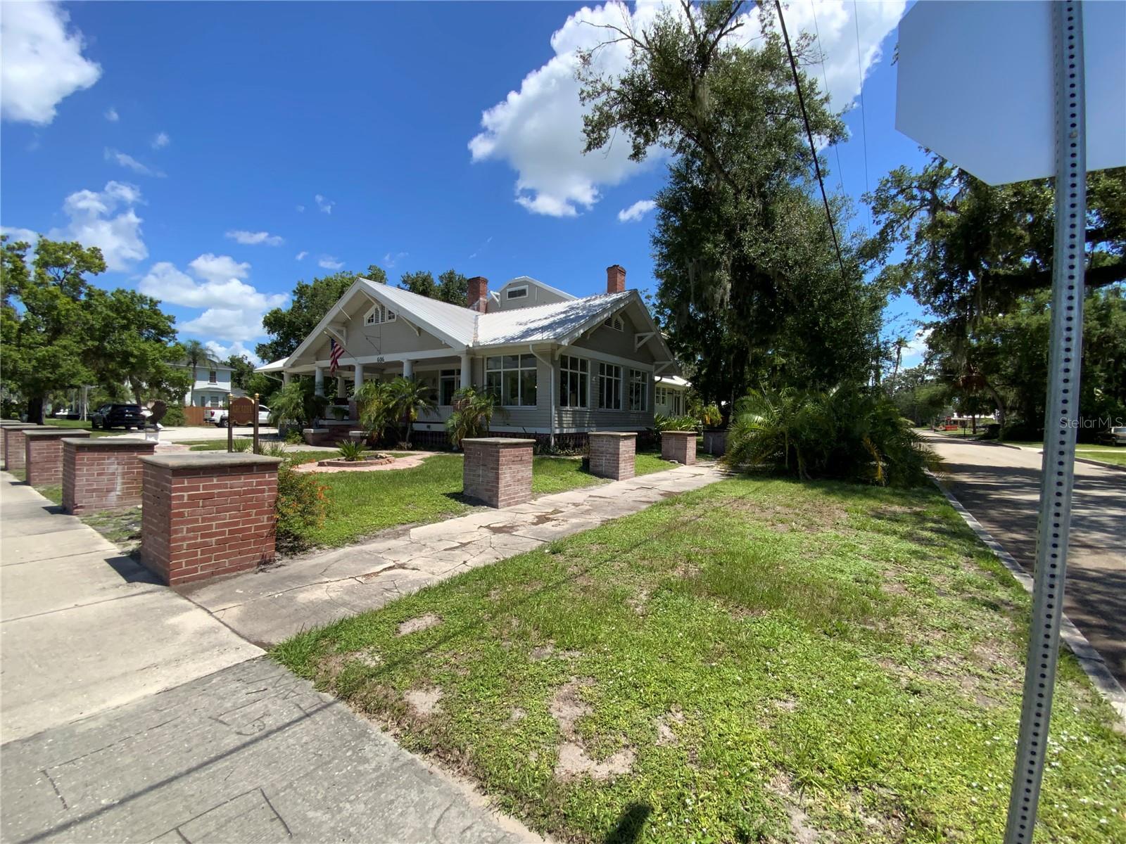 Image 16 of 80 For 606 Oak Street