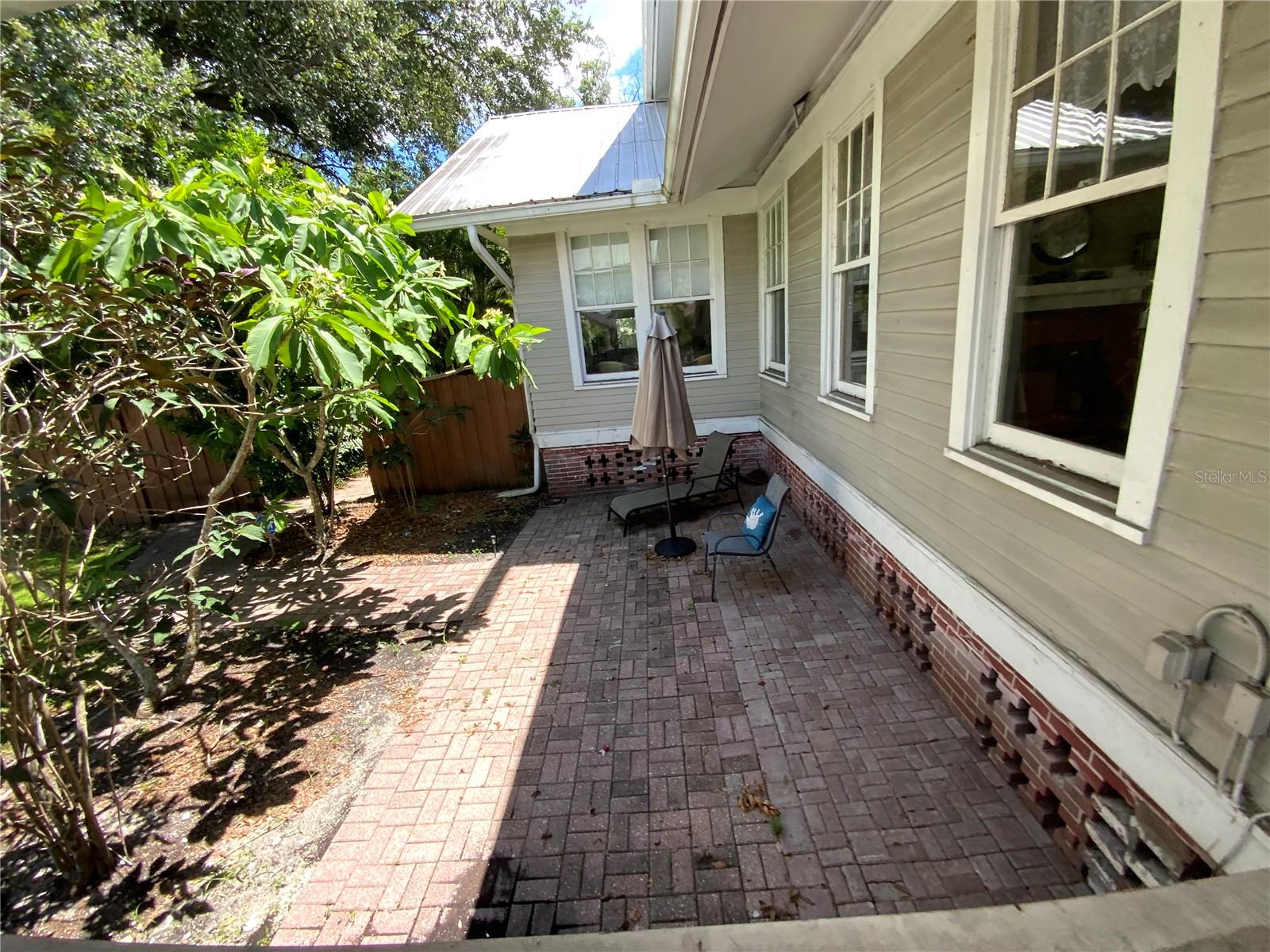 Image 18 of 80 For 606 Oak Street