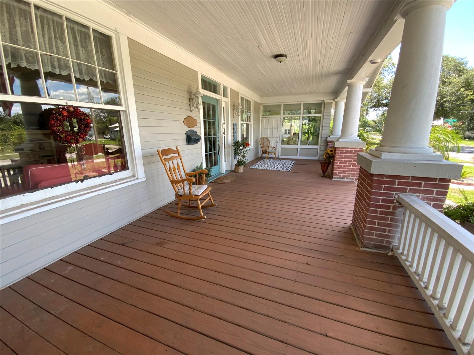 Image 20 of 80 For 606 Oak Street