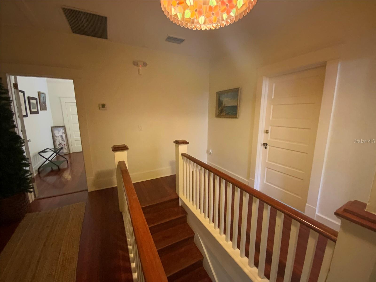Image 47 of 80 For 606 Oak Street