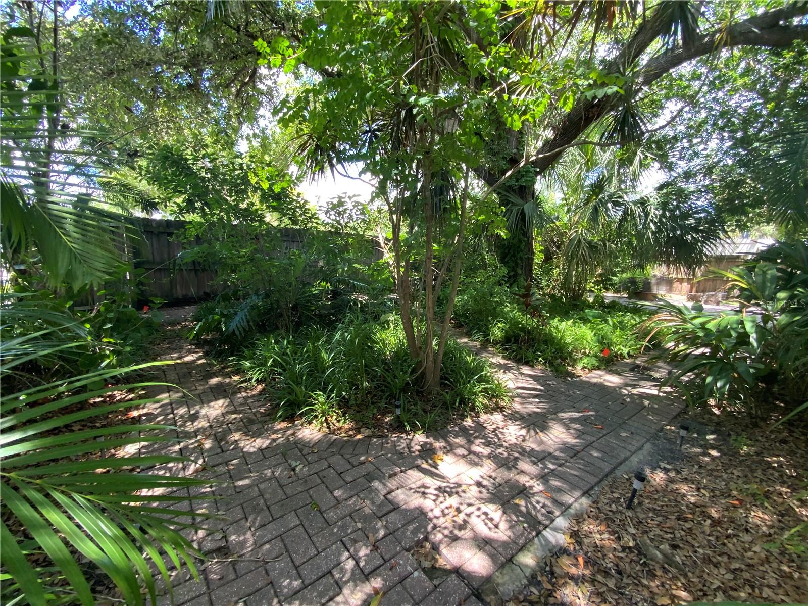 Image 61 of 80 For 606 Oak Street