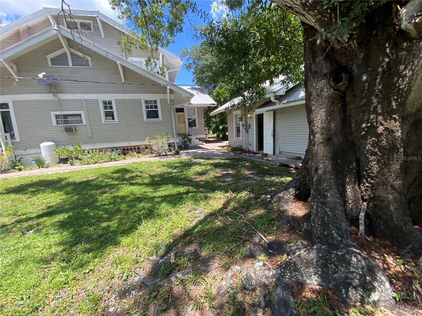 Image 64 of 80 For 606 Oak Street