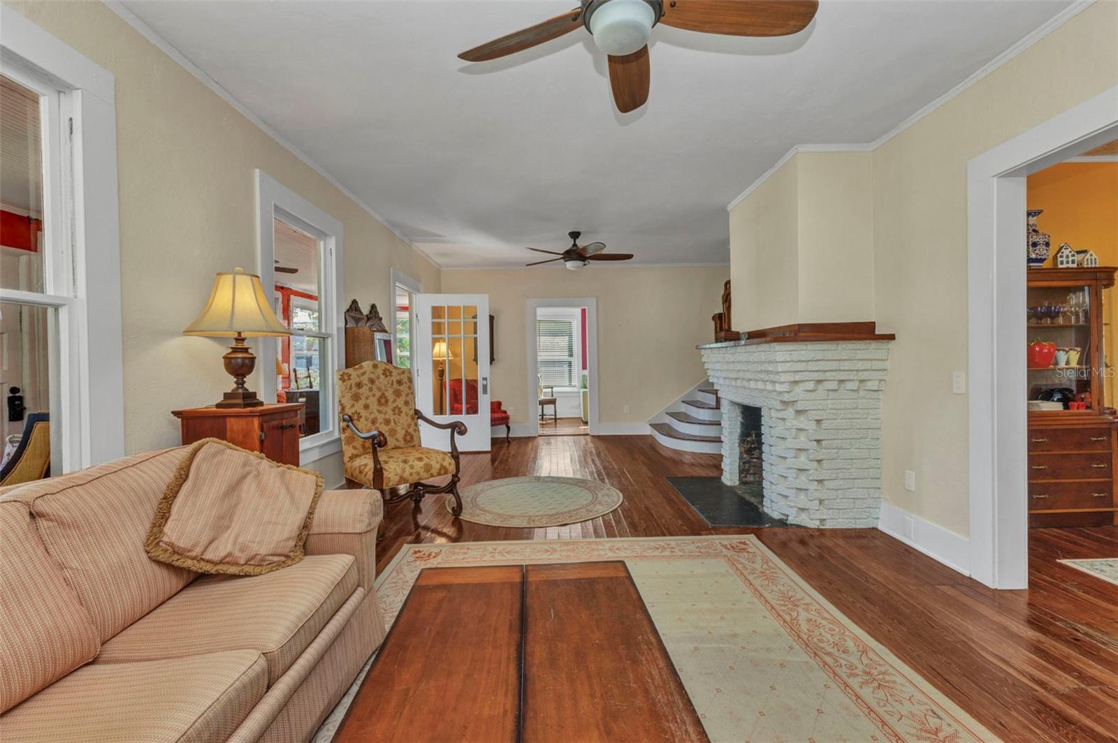 Image 13 of 85 For 415 Marion Avenue