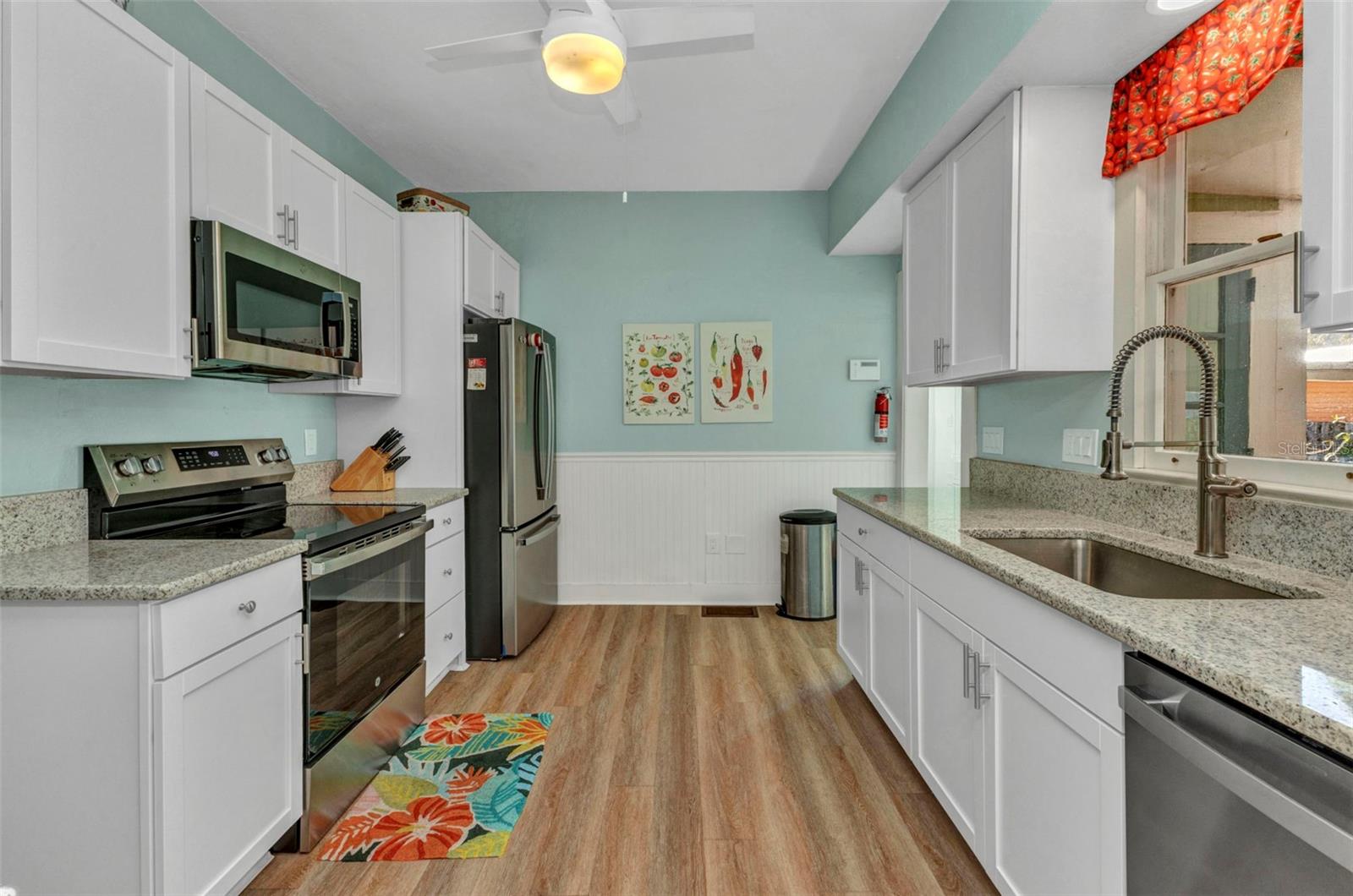 Image 24 of 85 For 415 Marion Avenue