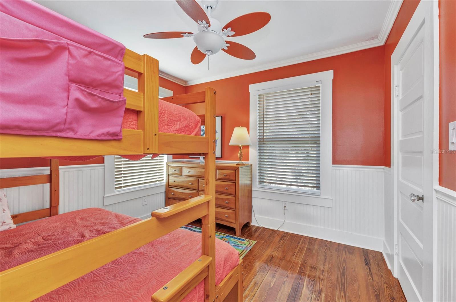 Image 36 of 85 For 415 Marion Avenue