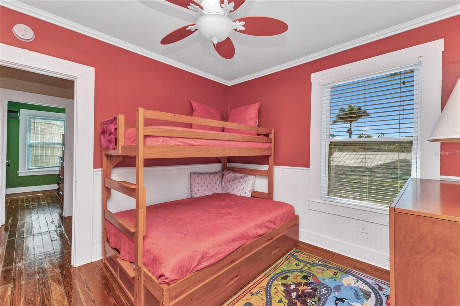 Image 38 of 85 For 415 Marion Avenue