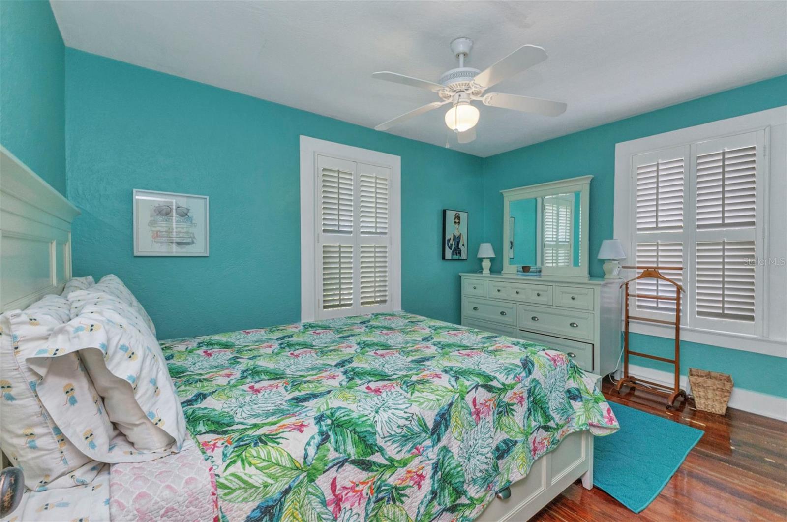 Image 39 of 85 For 415 Marion Avenue