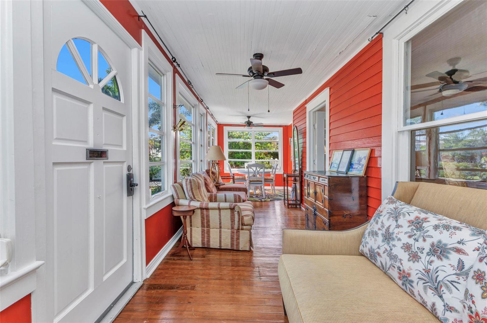 Image 4 of 85 For 415 Marion Avenue