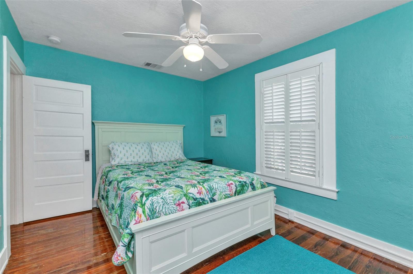 Image 40 of 85 For 415 Marion Avenue