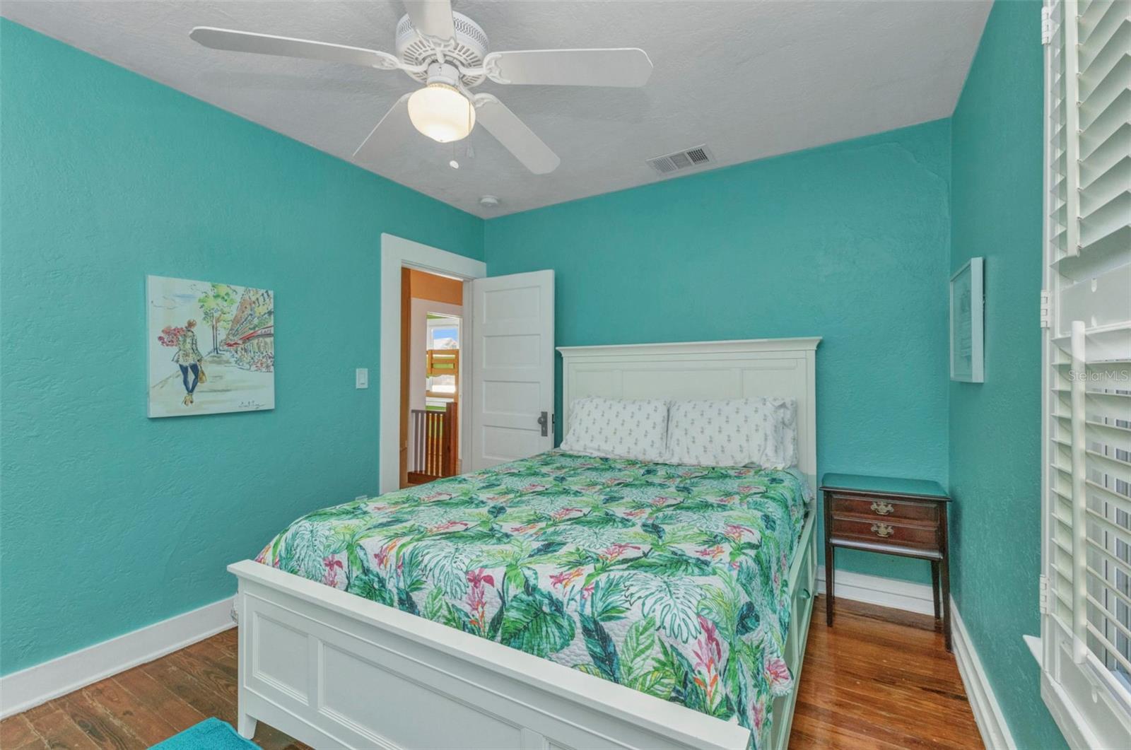 Image 41 of 85 For 415 Marion Avenue