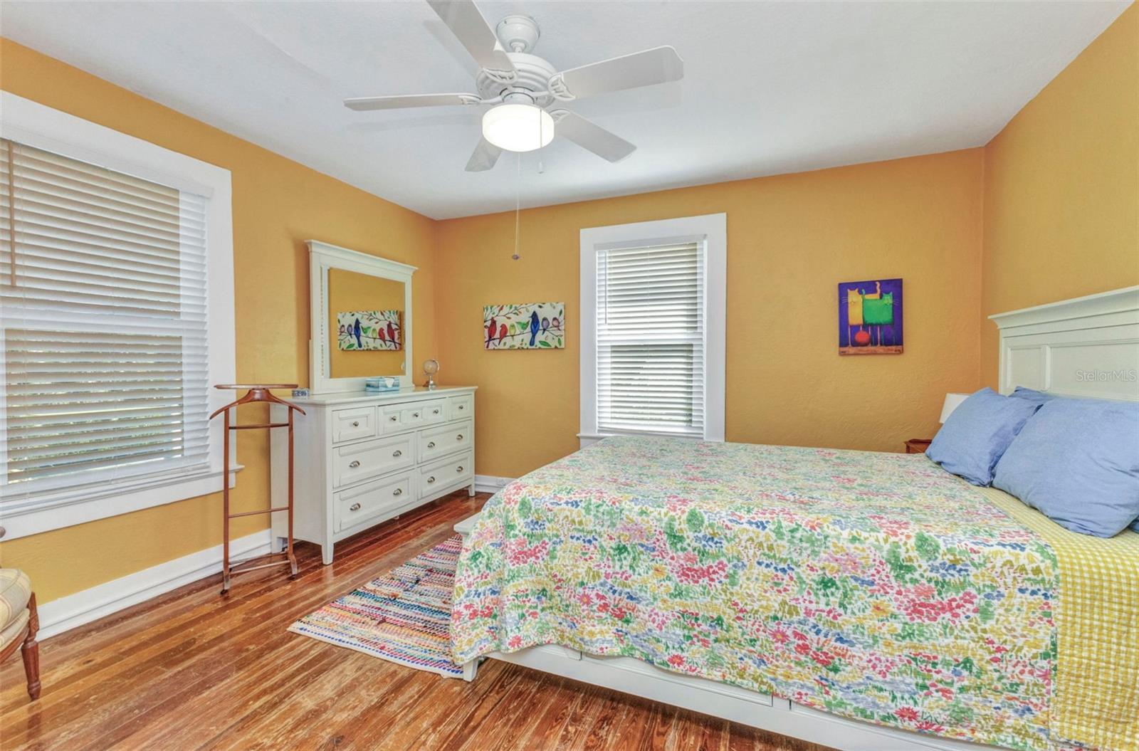 Image 42 of 85 For 415 Marion Avenue