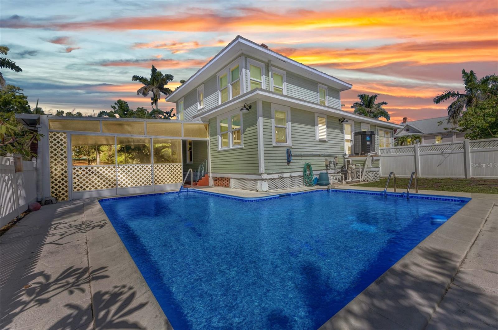 Image 62 of 85 For 415 Marion Avenue