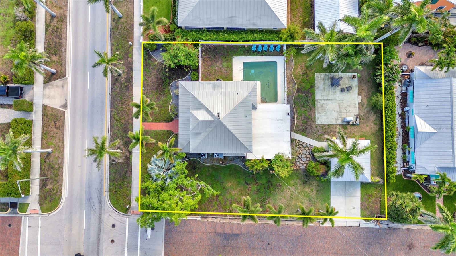 Image 63 of 85 For 415 Marion Avenue