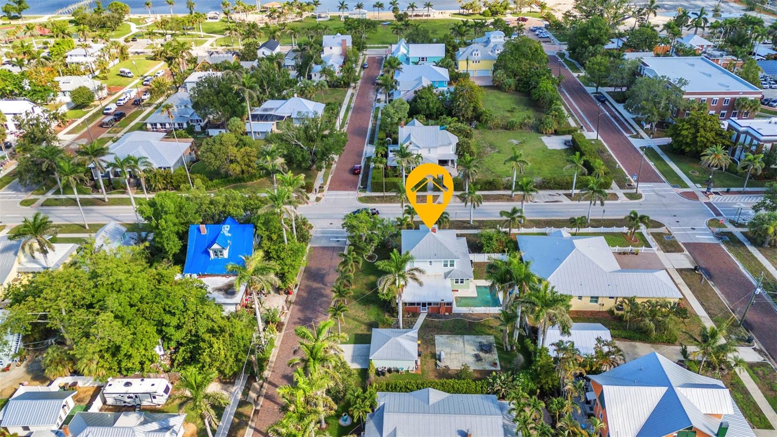 Image 64 of 85 For 415 Marion Avenue