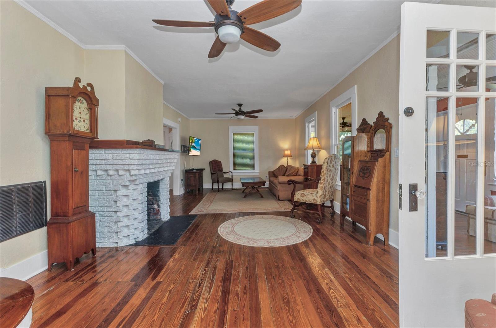 Image 8 of 85 For 415 Marion Avenue