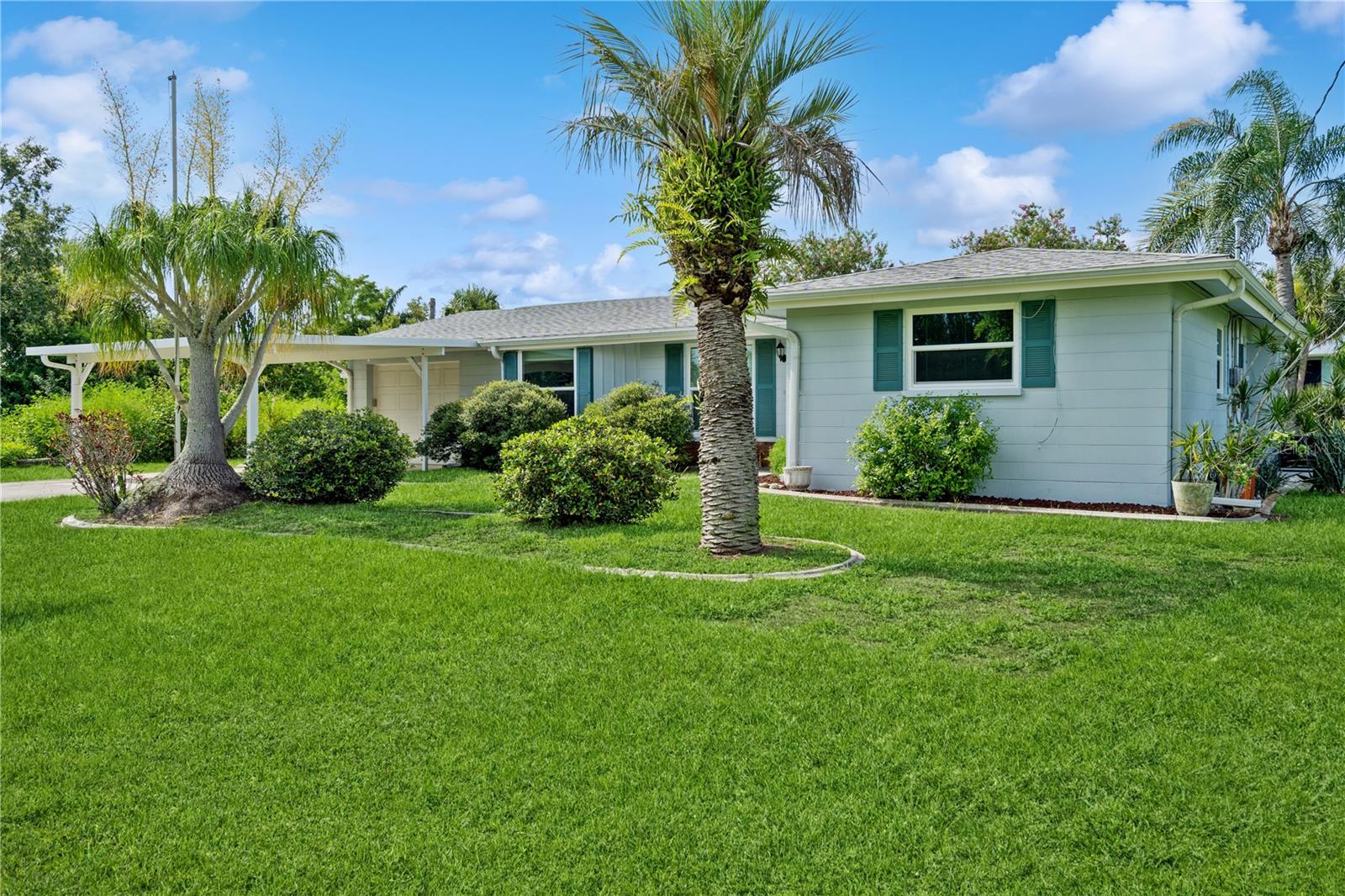 Image 3 of 40 For 28427 Coco Palm Drive