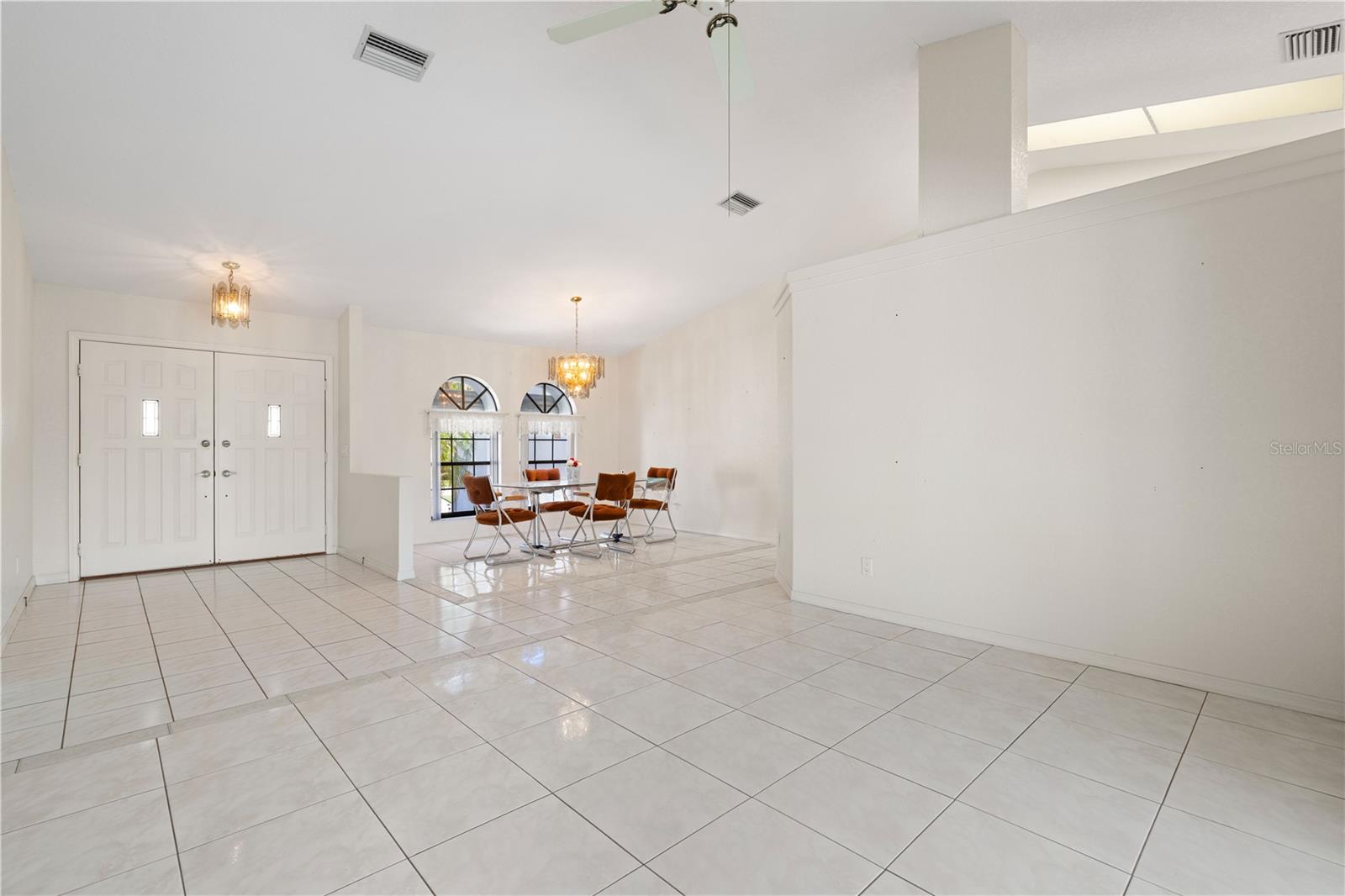 Image 21 of 75 For 531 Madrid Boulevard